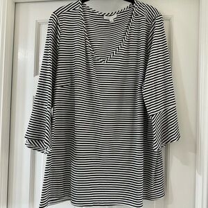 August Mist women’s top color black and white striped size 2X